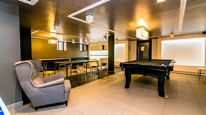 Rented by Nooklyn NYC LLC | media 18