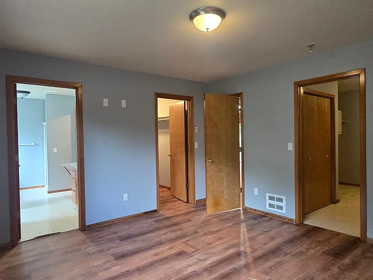 11 E Eld Pl — Photo 7