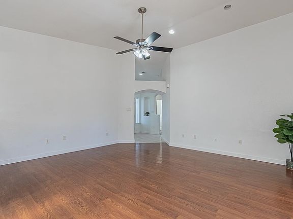 3rd image of 10563 E 35th St