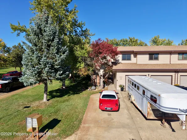694 19th St W, Dickinson, ND 58601