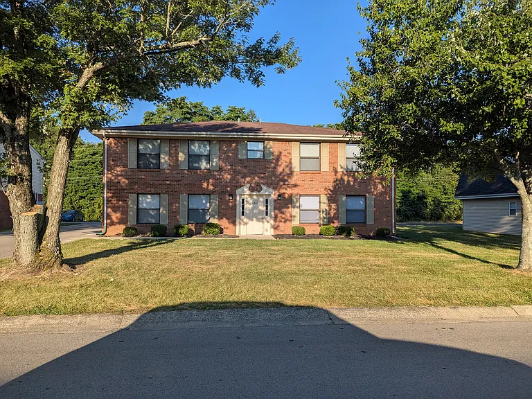 Buckingham Apartments — Photo 7