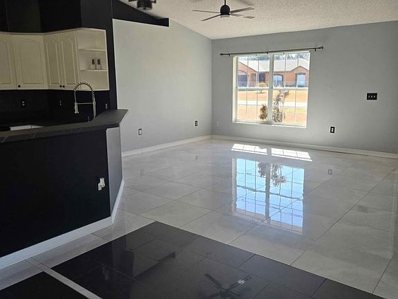 4th image of 2943 Arrendonda Dr