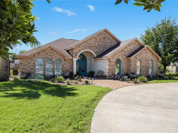 405 Anaqua Dr, Rio Grande City, TX 78582