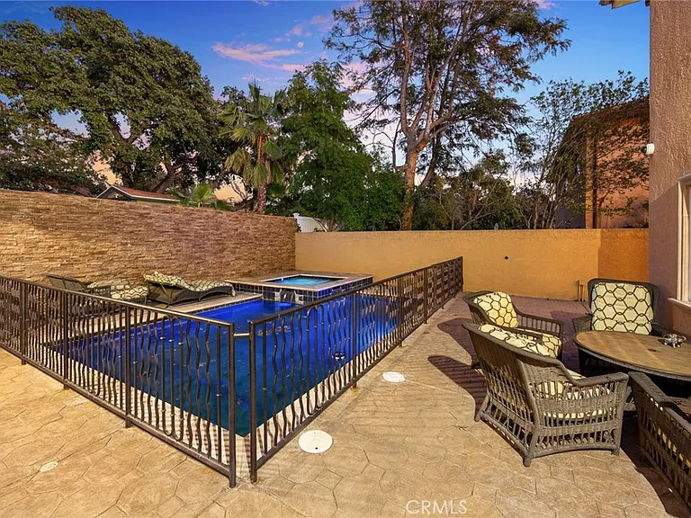 10610 Oak Tree Way — Photo 37