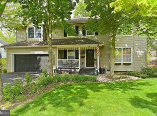 2 Maiden Ln, Toms River, NJ 08753