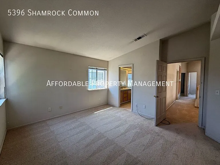 5396 Shamrock Cmn — Photo 15