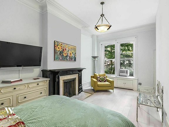 4th image of 11 E 92nd St #3R4F4R