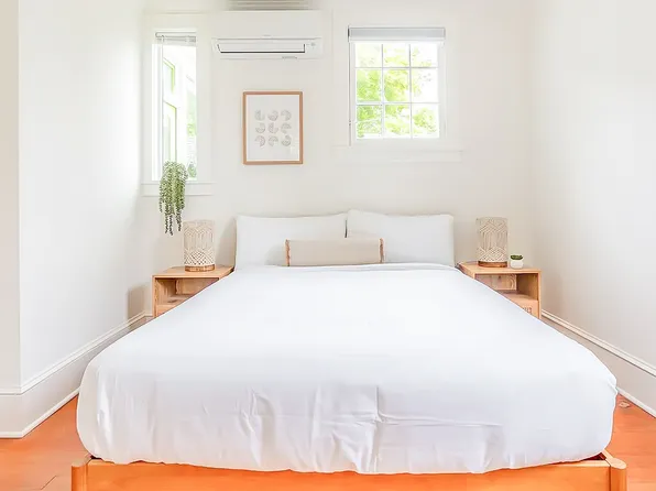 1158 15th Ave E, Seattle, WA 98112