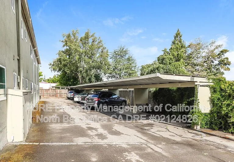 555 Dexter St #E — Photo 6