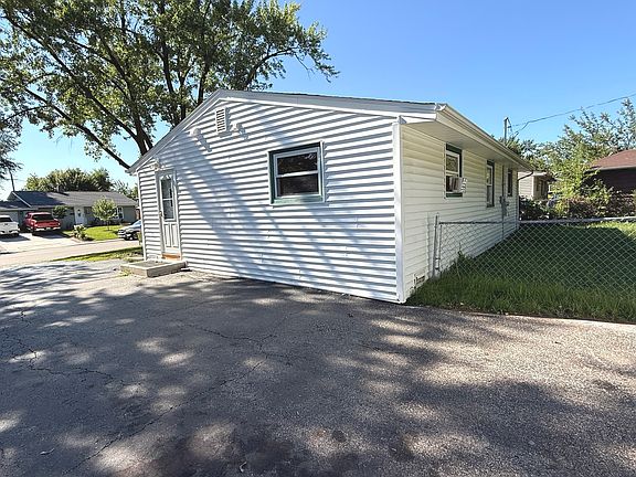 5th image of 15 Alameda Dr