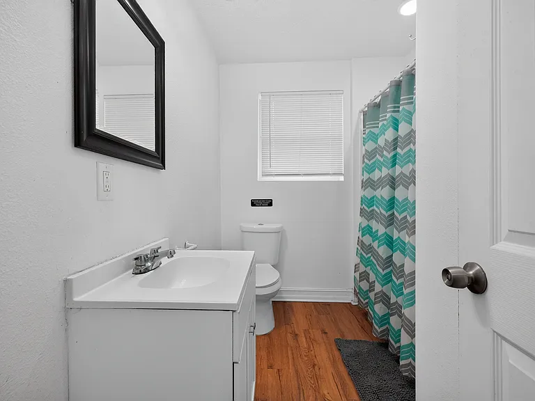 1403 W 22nd St — Photo 9