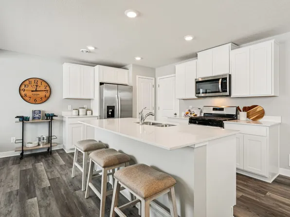 1961 Highview Ter, Shakopee, MN 55379