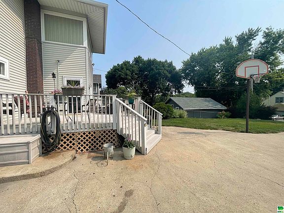 5th image of 3112 Jackson St