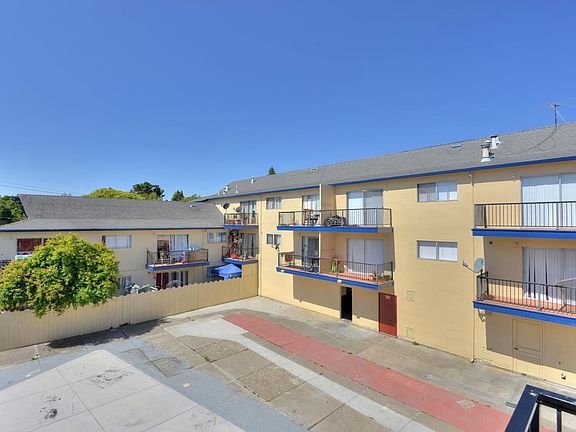 3rd image of 301 E Okeefe St