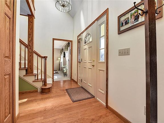 4th image of 30410 Oakwood Cir
