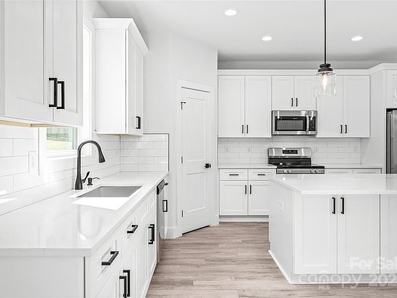 5th image of 8329 Tuckalake Dr