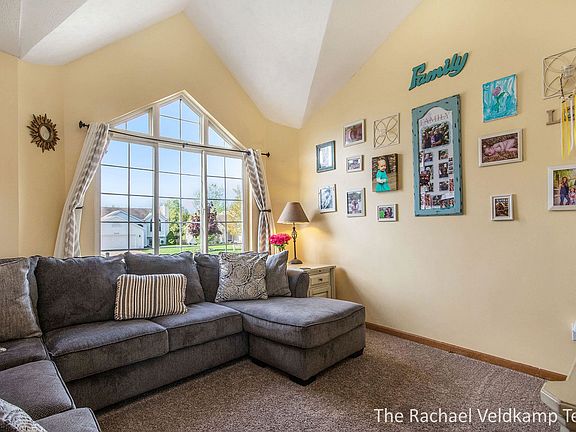 4th image of 3017 Burritt St NW