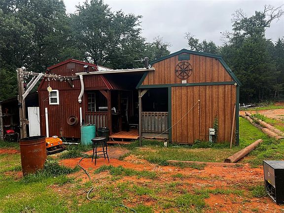 3rd image of 25934 White Oaks Ln