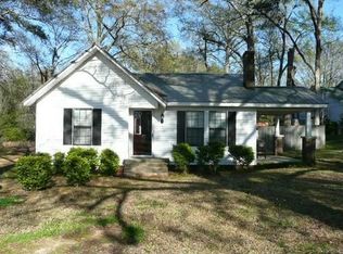 702 N Pearl St, Carthage, MS 39051