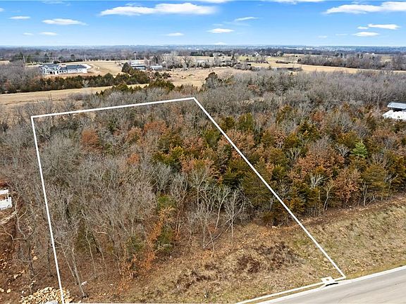 3rd image of 17016 Wallace Way