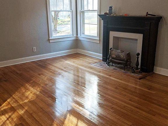 3rd image of 236 E Fairview St