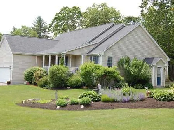 18 Chickadee Ln, Kennebunk, ME 04043