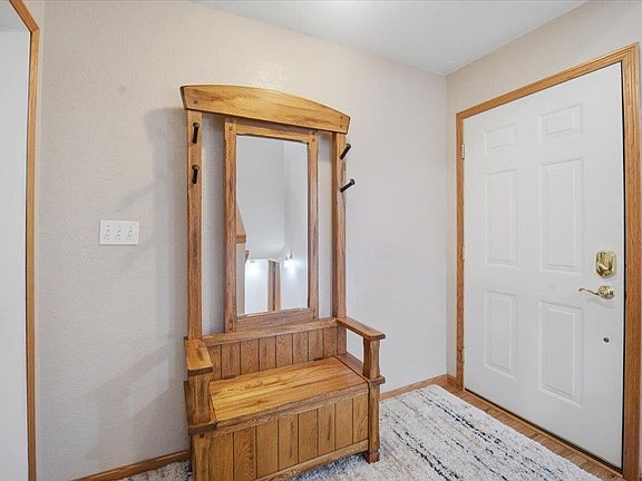 2nd image of 817 Jakob Ln