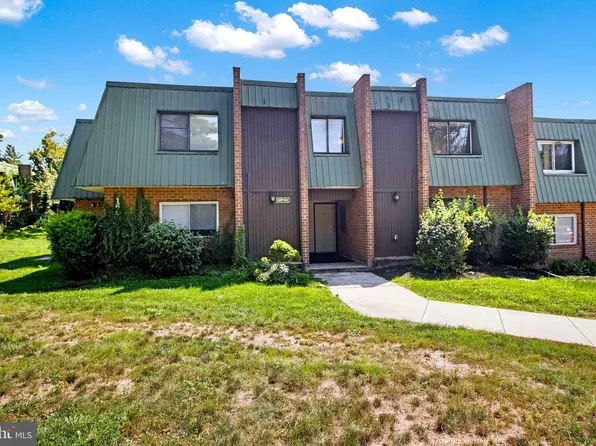 1610 Meadowview Ln #1610, Mont Clare, PA 19453