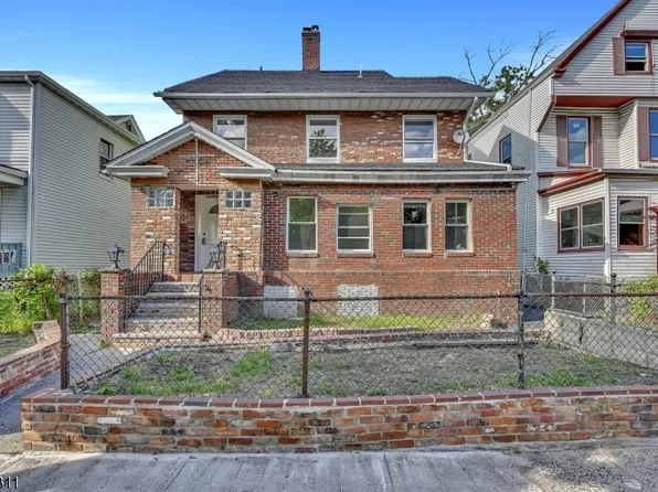 288 William St, East Orange City, NJ 07017