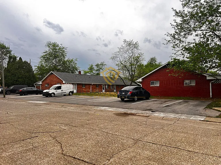 1424 Campbell Ave — Photo 9