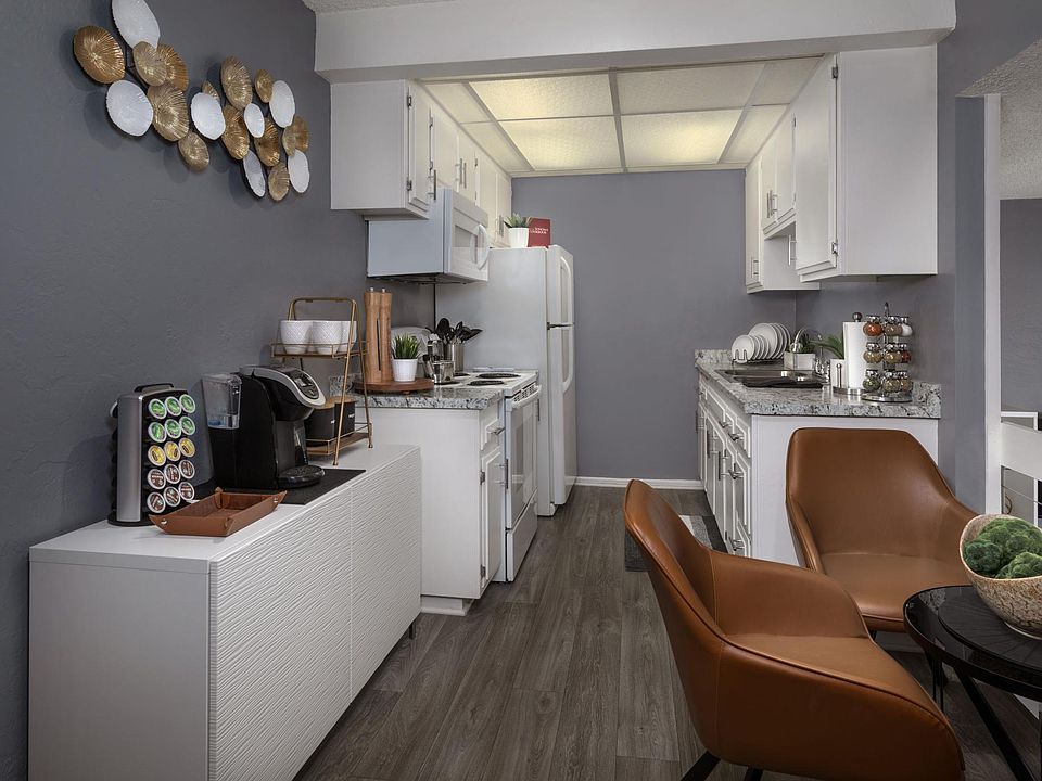 1 x 1 Split Level, Kitchen