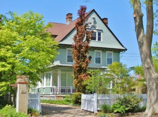 1065 Ocean Ave, New London, CT 06320