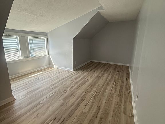 4th image of 414 N Wayne Ave #2