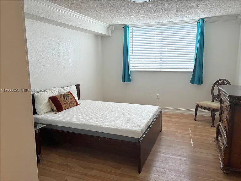 12500 NE 15th Ave #107 — Photo 7