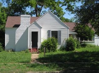 302 W Pecan St, West, TX 76691