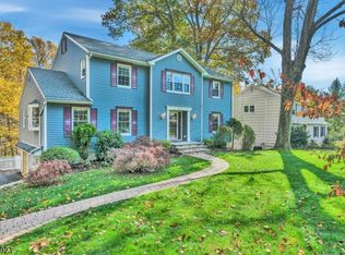 2 Spring Brook Dr, Randolph, NJ 07869