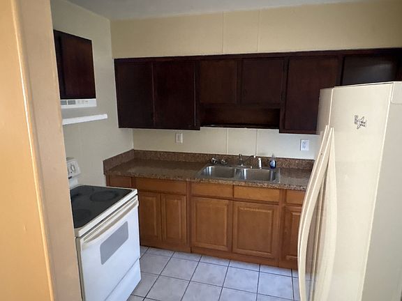 3rd image of 2370 Washington Ave