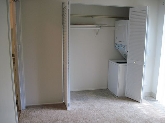 Welcome Home to Oak Creek Townhomes!