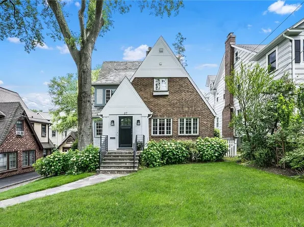 27 Bonnett Avenue, Larchmont, NY 10538