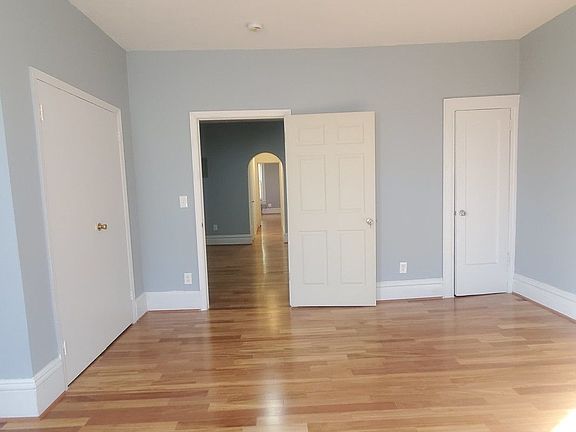 2nd image of 35 Stephens Ct #3