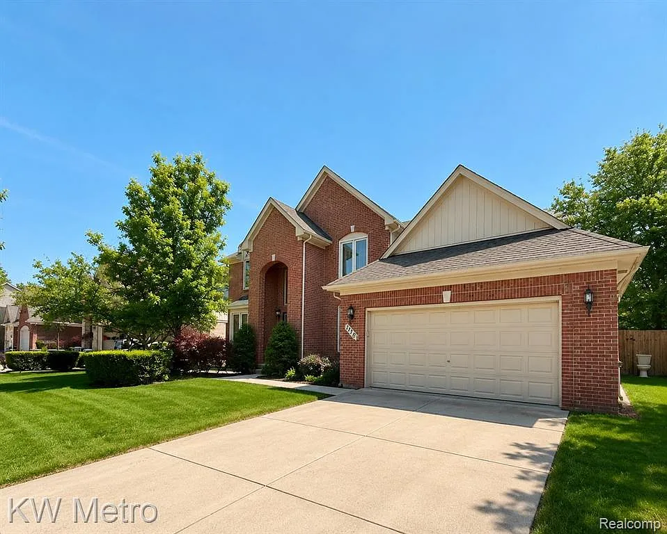 4 bed, 3015 sqft, $3,950 — Photo 3