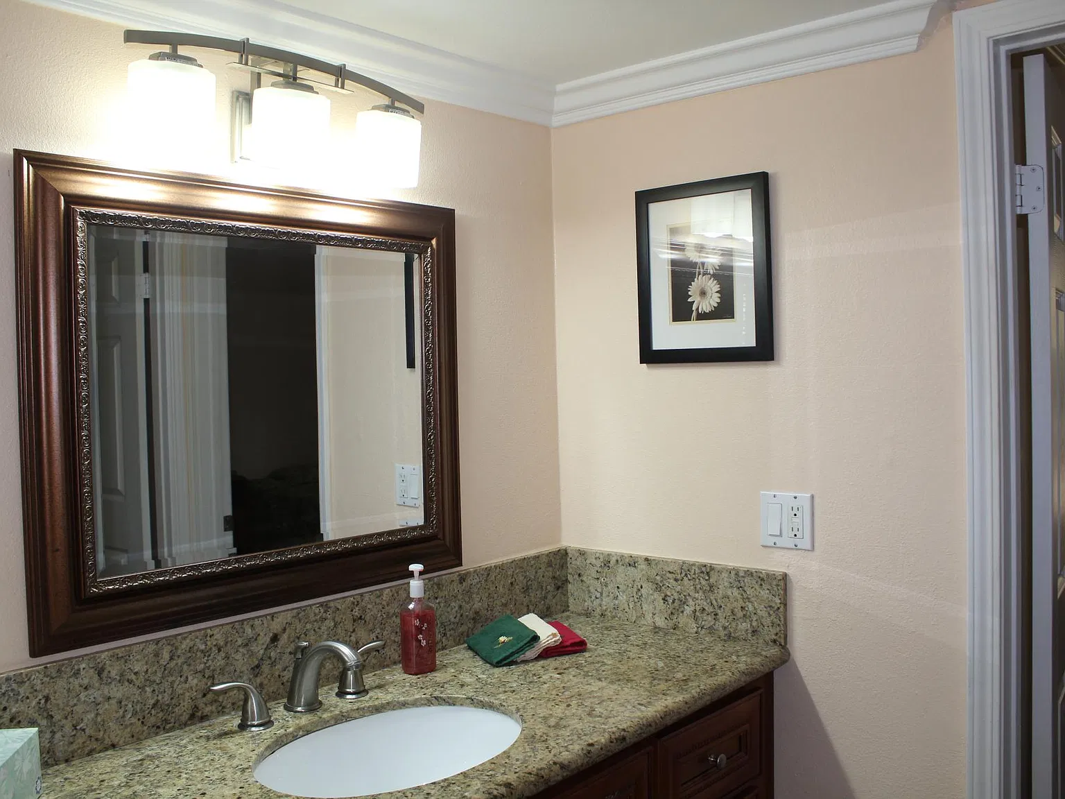 1 bed, 1000 sqft, $1,600 — Photo 2
