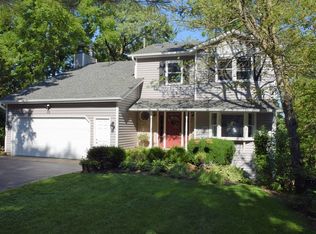 35 Circle Dr, Algonquin, IL 60102