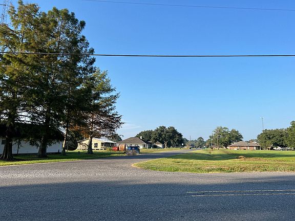 5th image of 10940 Holly St