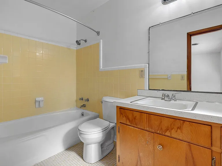 123 Columbia Dr — Photo 15