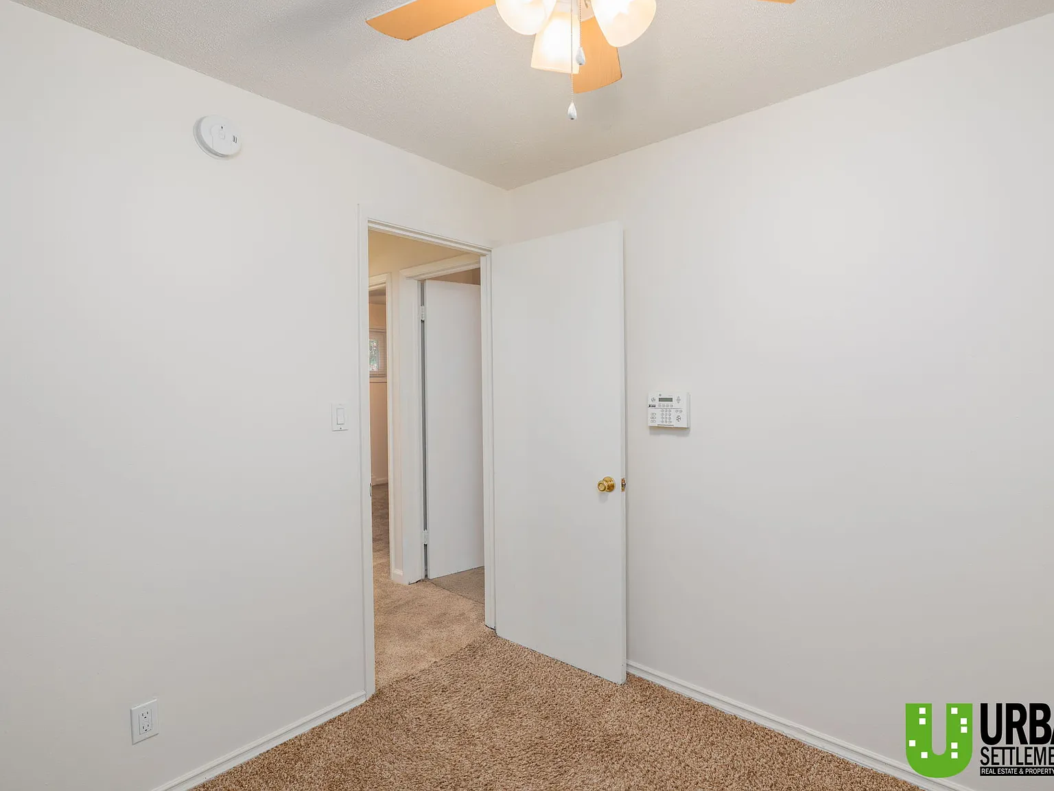 3 bed, 1872 sqft, $2,150 — Photo 2