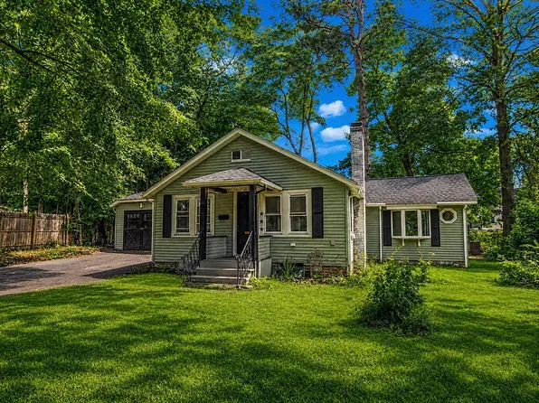33 Plumtree Rd, Springfield, MA 01118