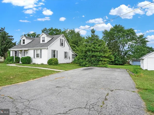 1610 Hilton Ave, Dover, PA 17315