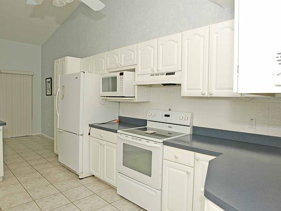 Bright and cheery kitchen