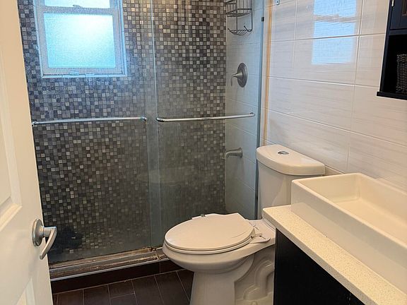 4th image of 31 Cedar Ave APT 21